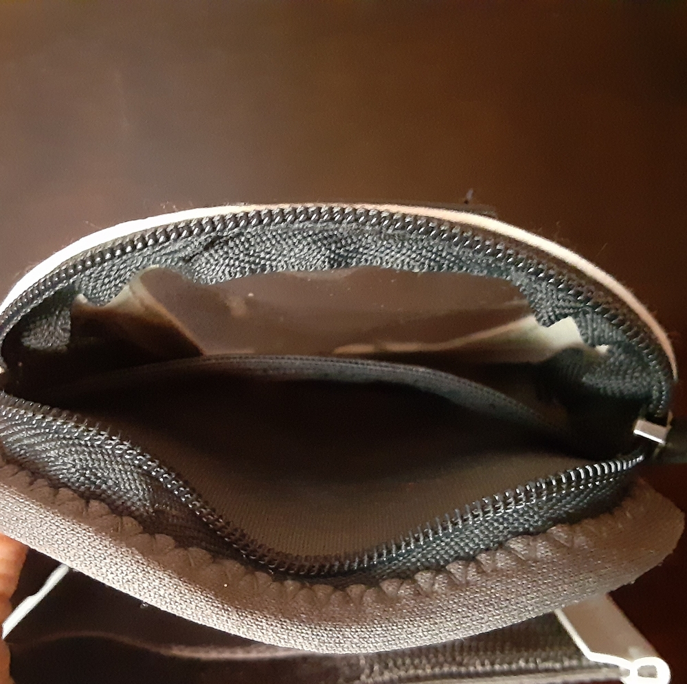 Amphipod Reflective Cell Phone ArmPod - Picture 4 of 10